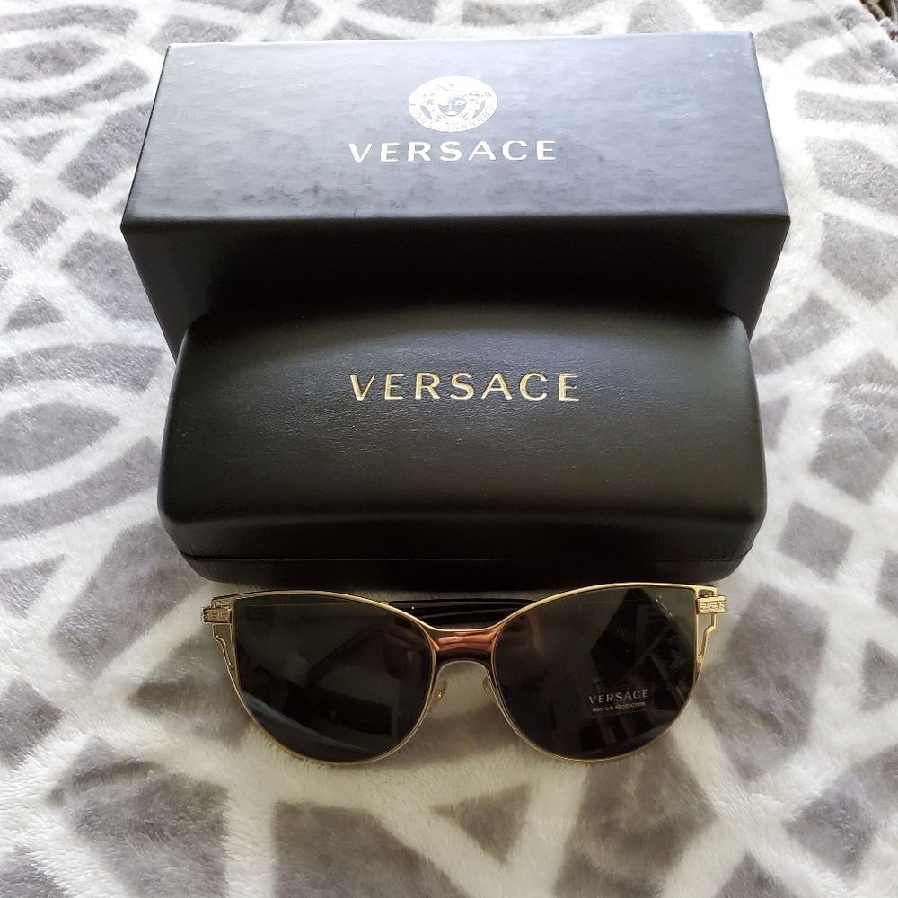 Versace sunglasses - Picture 2 of 8